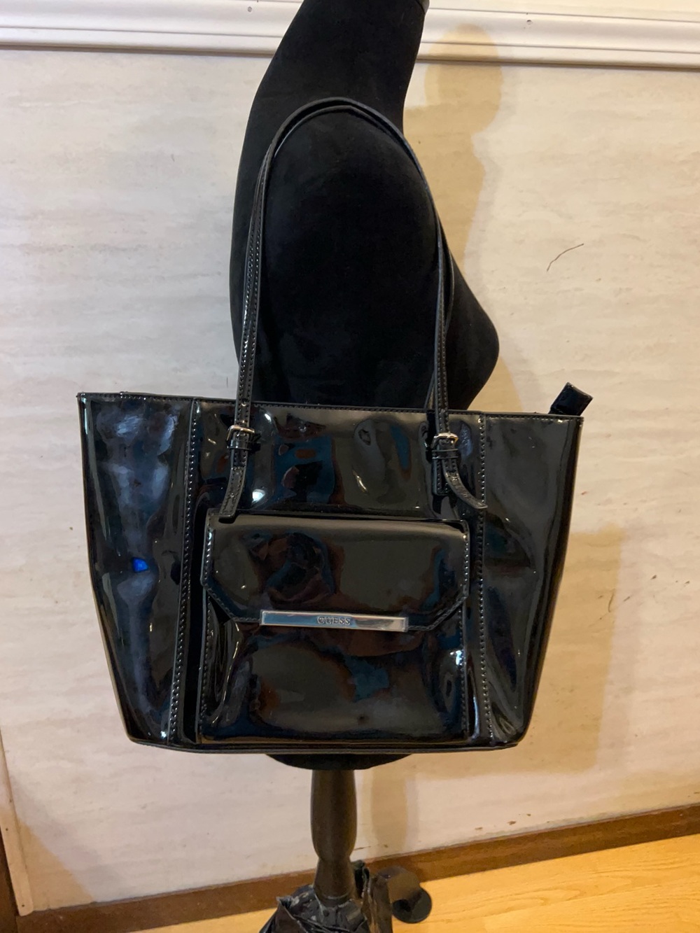 GUESS Black Patent Leather
Shoulder Tote Bag